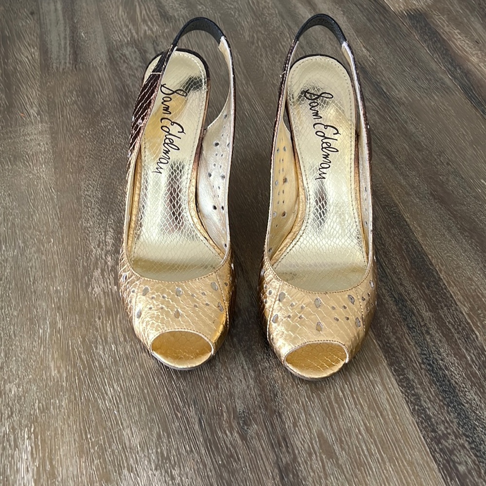 Sam Edelman gold wedges